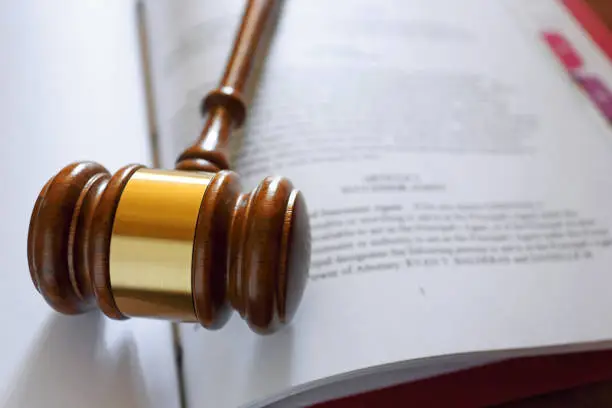 Teisinių dokumentų vertimas: kada būtinas profesionalus vertėjas